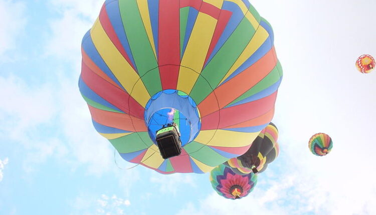 MON: Balloon Fiesta Relaunches, Brief Outage After 2 Balloons Hit Power Lines, + More