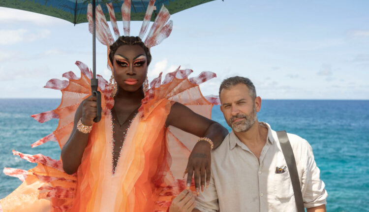 „Wir sind hier“ bringt eine heftige Dosis Drag-Therapie

