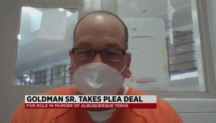 Man accused of helping cover up murders takes plea deal