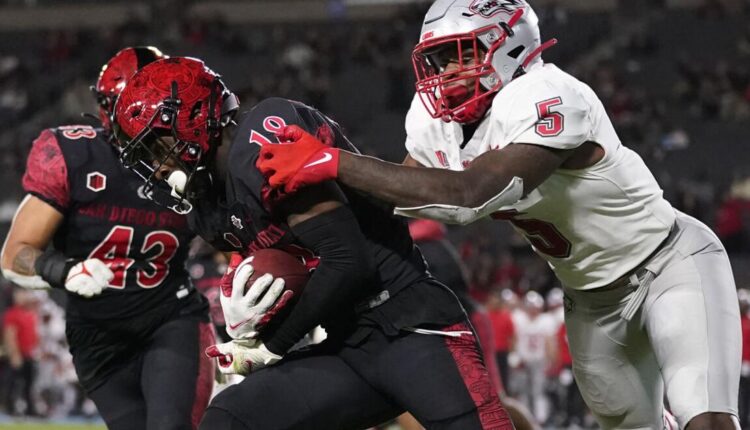 No. 25 San Diego State starts fast, beats New Mexico 31-7 | Ap