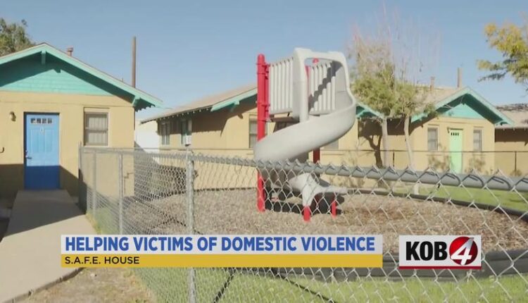 Albuquerque_nonprofit_honors_45_years_of_assisting_domestic_violence_victims-syndImport-093200.jpg