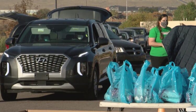 Roadrunner Food Bank holds pre-Thanksgiving food service

