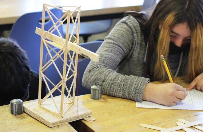 Lynn Community Middle School students will learn about engineering through various experiments in Las Cruces on Friday, November 12th, 2021.