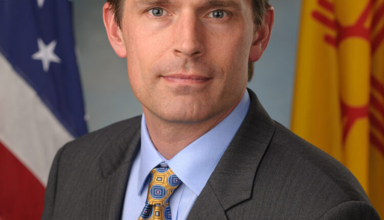 Heinrich joins efforts to ensure transparency in UFOs

