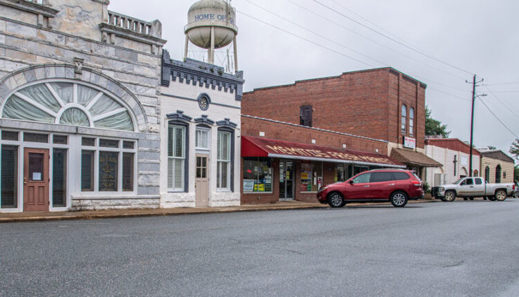 Rural leaders are looking for innovative ways to attract urban residents to the country

