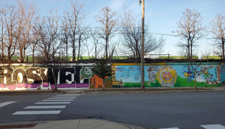 Crack in the wall - Chicago Reader

