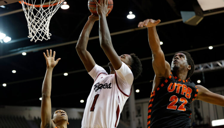 archelus Avery goes to the hoop during the Aggies&rsquo; 84-59 win over UT Permian Basin Dec. 20