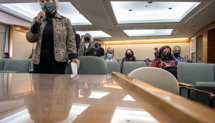   Trust in the government;  Commission wants to expand disclosure laws

