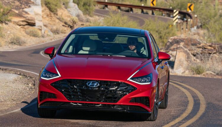 26,000 Hyundai Sedans, SUVs Recalled to Fix Windshield Problem