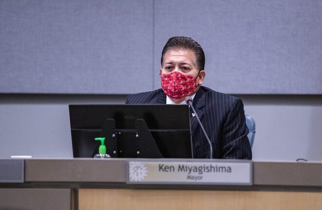 Mayor Ken Miyagishima attends a meeting of the Las Cruces City Council at City Hall on Monday, January 10, 2022.