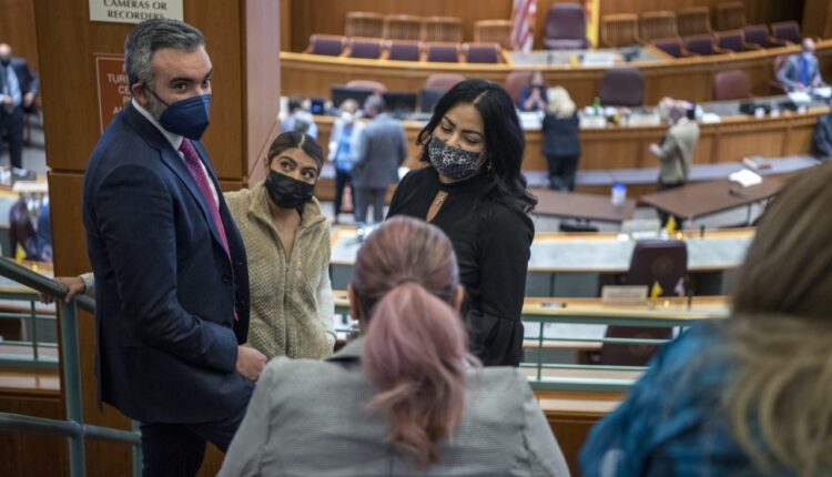 Pretrial detention bill advances at Capitol
