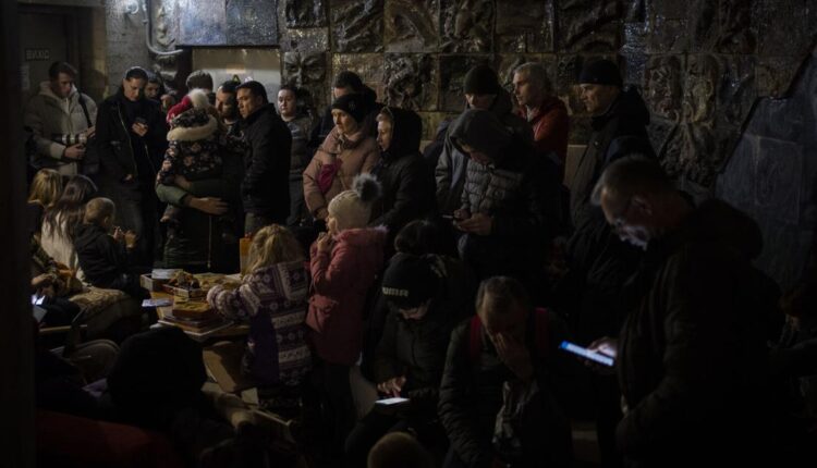 Russians push deeper into Mariupol on Saturday as locals plead for help | National And World News