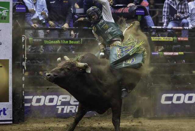  Ty Murray: Whitehorse rocks;  PBR, UNM agree for four more years
