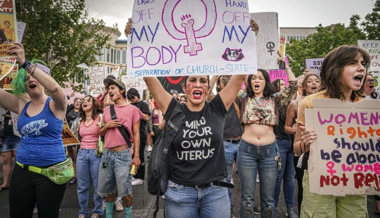  At Santa Fe and Albuquerque rallies, people call potential end of Roe v.  Wade 'tragic' |  Local News
