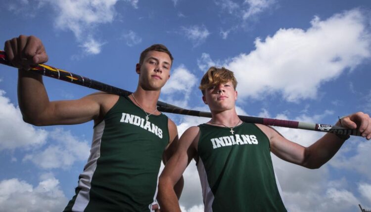 State qualifiers raise bar for Santa Fe’s emerging pole vault program | High School Sports