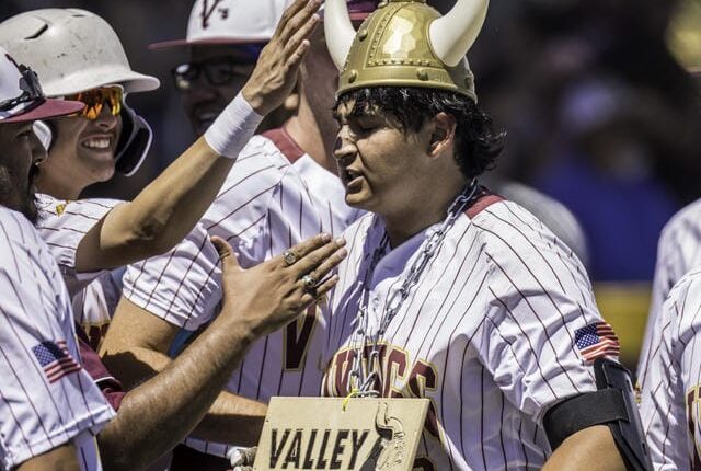  Prep baseball: Cleveland rallies miraculously twice;  Valley rolls in 4A
