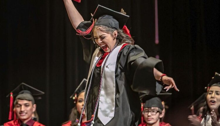 "It's like they sprouted wings": Santa Fe's Class of 2022 celebrates the end of a rocky four years | Education