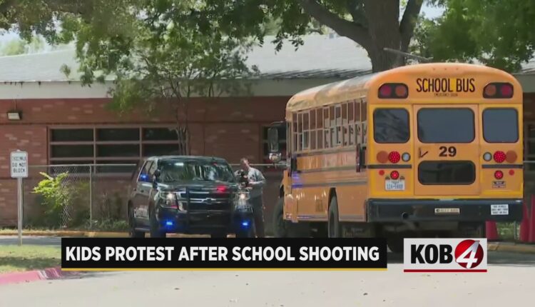 Albuquerque elementary school students protest following Uvalde shooting
