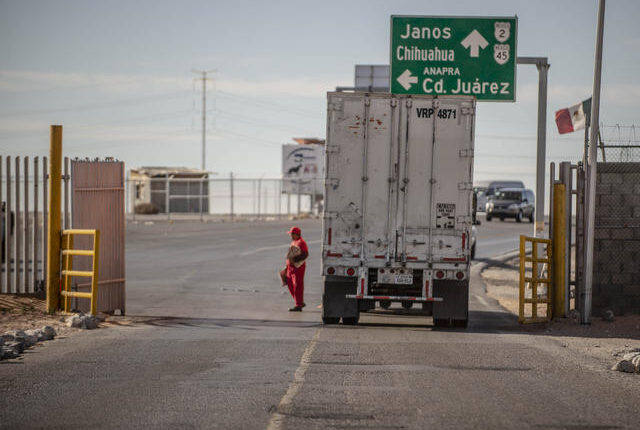 Driver arrested in NM crash that killed 2, injured 10
