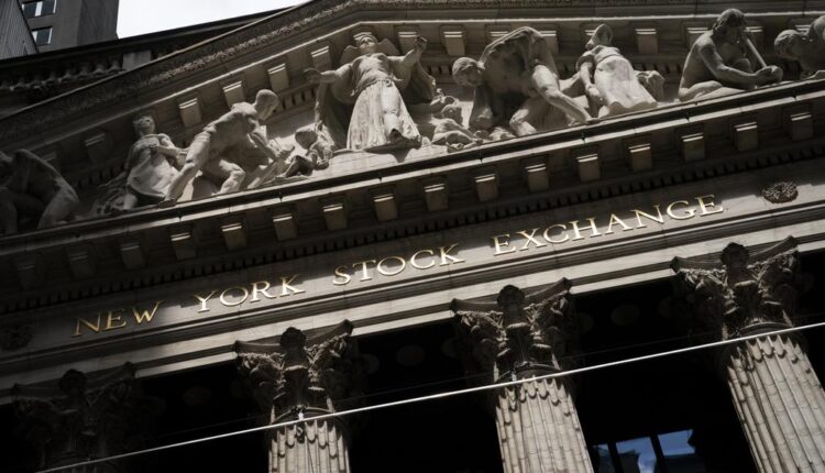 US stocks waver as investors await latest inflation updates
