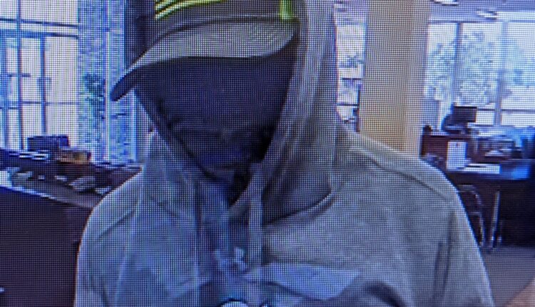 FBI search for Albuquerque bank robber
