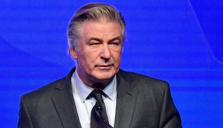 220818190324-alec-baldwin-dec-2021.jpg