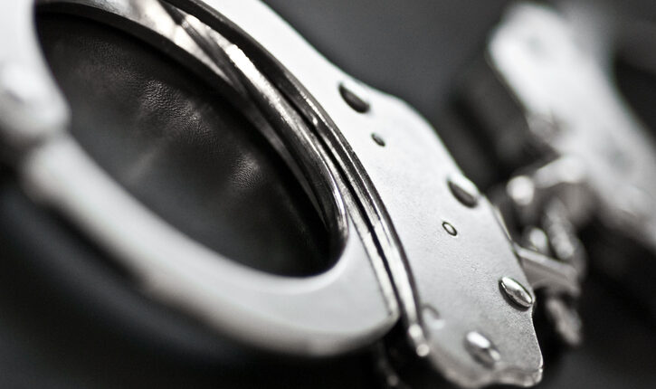 Albuquerque man accused of threatening another man with machete

