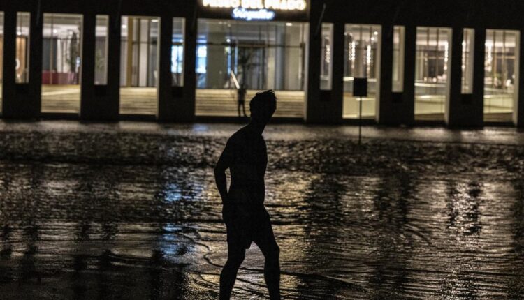 Cuba begins to turn on lights after Ian blacks out island
