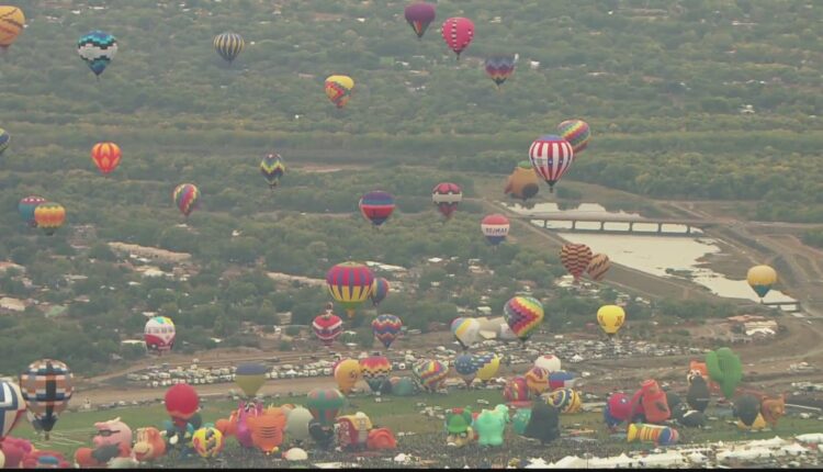 Day 6 Pilot Briefing of Albuquerque International Balloon Fiesta
