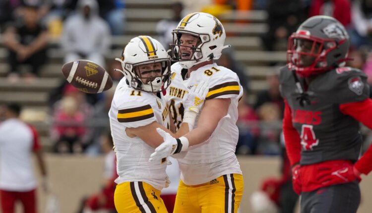  Pokes Rally to Beat New Mexico at Albuquerque;  Third comeback of the season
