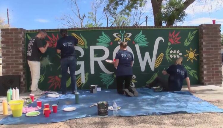 Sandia Labs, Albuquerque residents join forces to create murals

