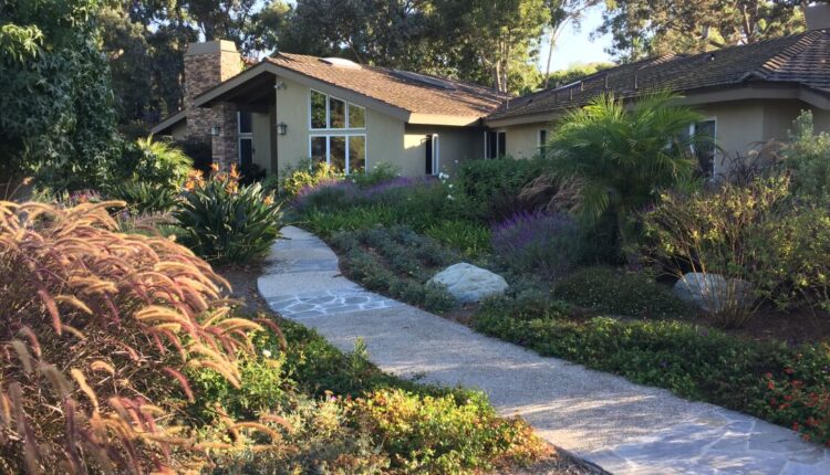 Garden retreat: Rancho Santa Fe landscape is sanctuary for birds, bees