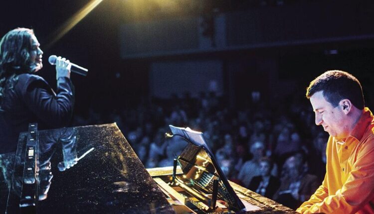  Holiday concert in Artesia features iconic Carpenters' songs |  Arts & Entertainment
