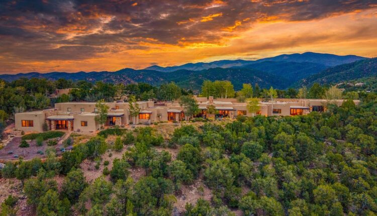 $8.5 Million Santa Fe Mansion Honors New Mexico’s Classic Architecture