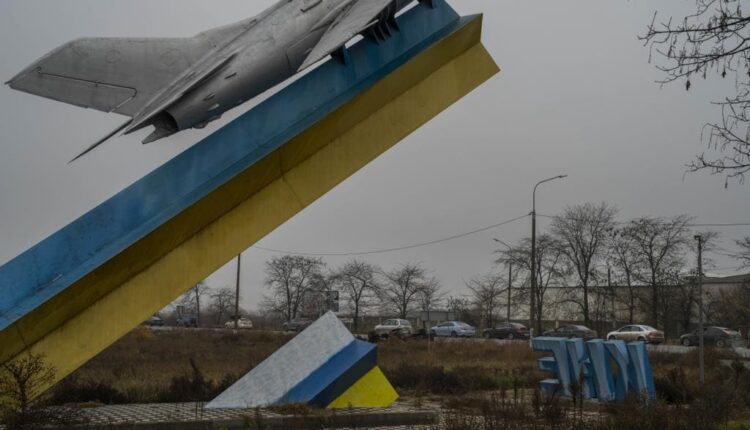 Pockets of shelling across Ukraine as wintry warfare looms
