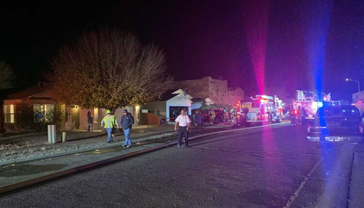 Albuquerque fire extinguishes Southwest Albuquerque home

