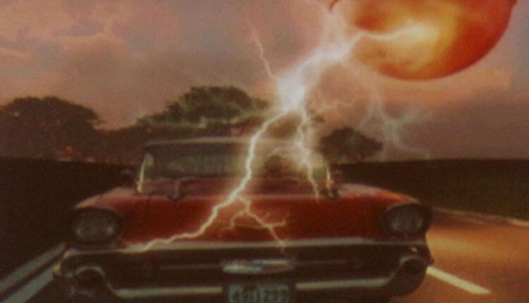  Roswell UFO RETURNS: Couple terrified after object swoops over car in dead of night |  Weird |  news
