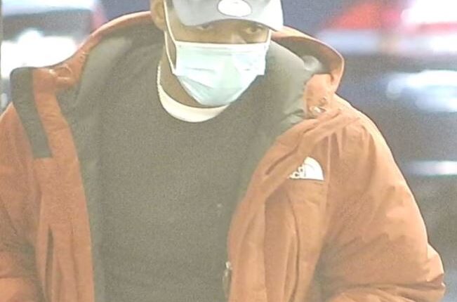 Albuquerque police search for robbery suspect
