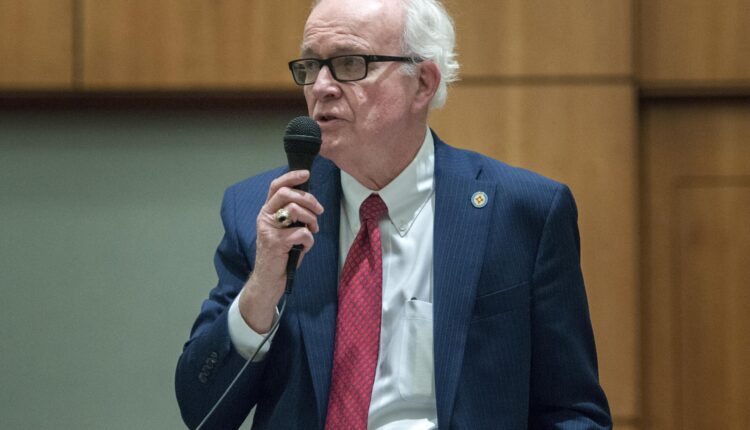 NM lawmakers weigh job candidate secrecy
