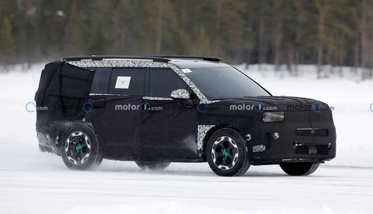New Hyundai Santa Fe Spied Winter Testing With Heavy Camo