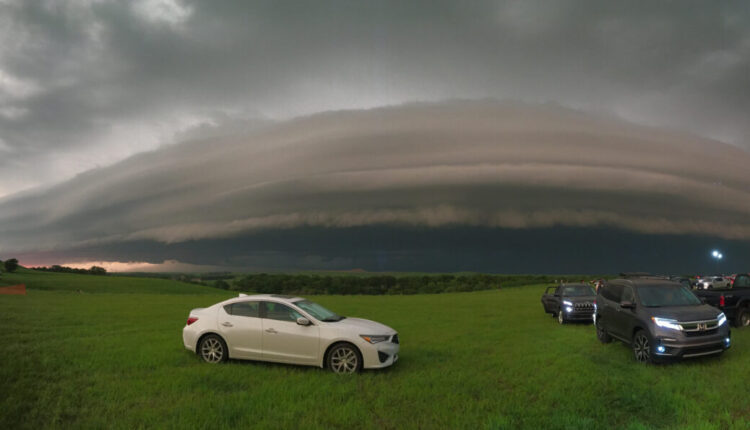 Officials work to deliver weather warnings to Spanish-speaking population in southwest Kansas