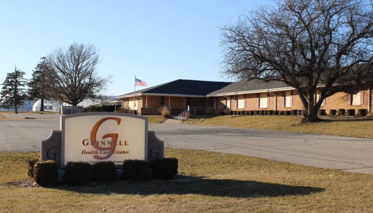 A photo of the exterior of Grinnell Health Care Center.
