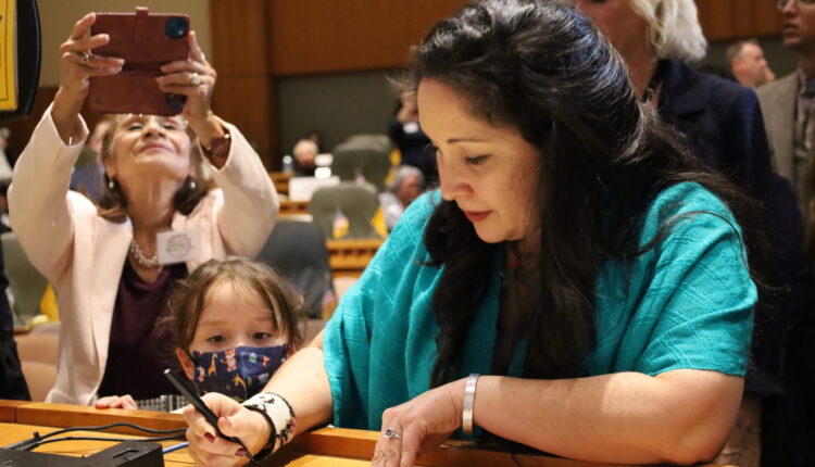 ‘Mom’ legislators see their numbers, influence grow but barriers to elected office remain • Source New Mexico